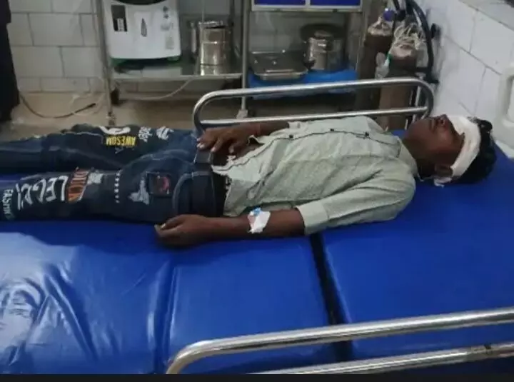 छठी कार्यक्रम में जा रहे ग्रामीणों से भरा ट्रैक्टर पलटा, एक दर्जन घायल, पांच गंभीर रूप से जिला चिकित्सालय पन्ना रेफर छठी कार्यक्रम में जा रहे ग्रामीणों से भरा ट्रैक्टर पलटा, एक दर्जन घायल, पांच गंभीर रूप से जिला चिकित्सालय पन्ना रेफर