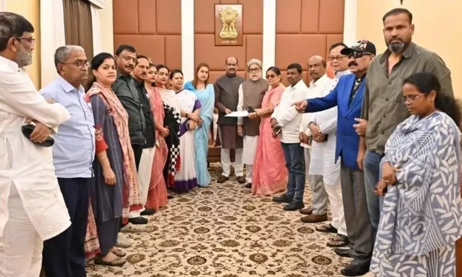 नेशनलिस्ट सिटिजंस पार्टी में शामिल होंगे टीएमसी के बागी सांसद, NDA को समर्थन देने का किया ऐलान नेशनलिस्ट सिटिजंस पार्टी में शामिल होंगे टीएमसी के बागी सांसद, NDA को समर्थन देने का किया ऐलान