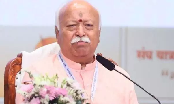 मोहन भागवत के कार्यक्रम में तीन विश्वविद्यालयों के कुलपतियों की मौजूदगी, यूडीएफ सरकार और मंत्रियों ने जताई आपत्ति मोहन भागवत के कार्यक्रम में तीन विश्वविद्यालयों के कुलपतियों की मौजूदगी, यूडीएफ सरकार और मंत्रियों ने जताई आपत्ति