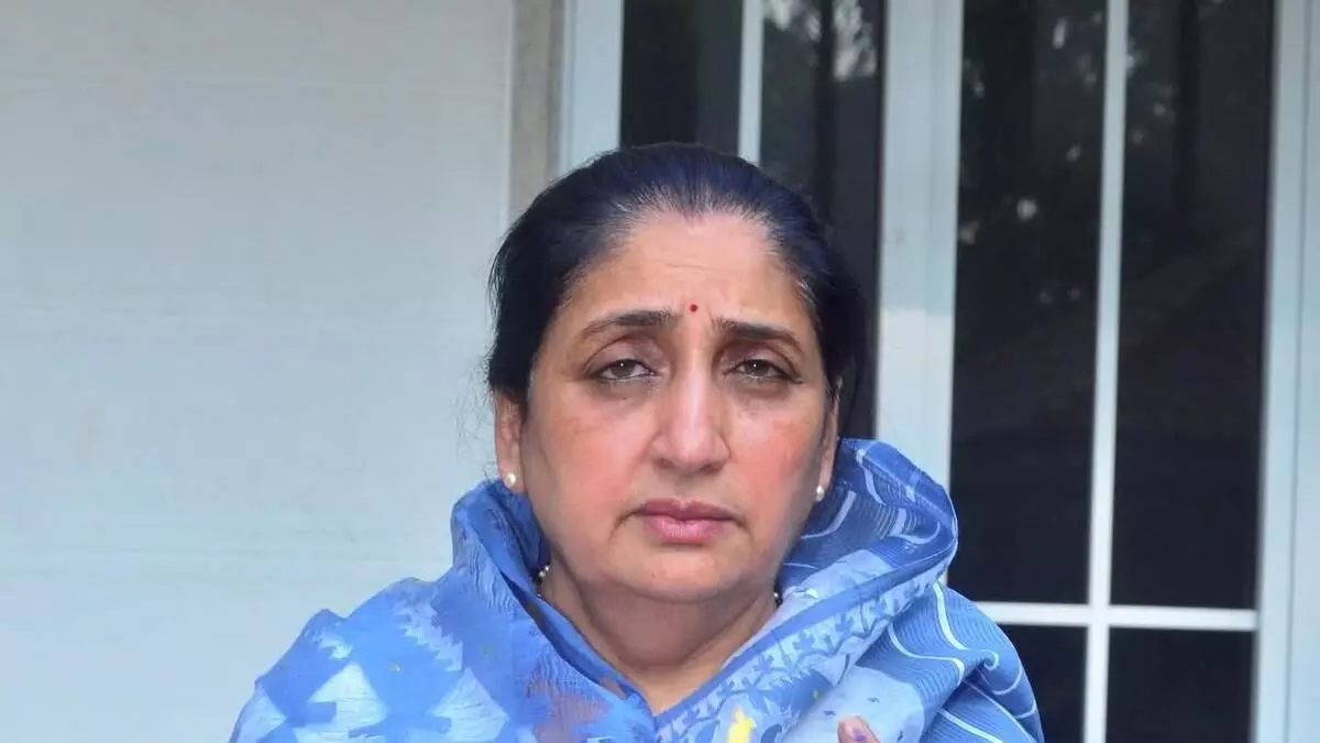 राकांपा अजित गुट में बड़े संगठनात्मक बदलाव की तैयारी, सुनेत्रा पवार ने वरिष्ठ नेताओं के साथ की बैठक राकांपा अजित गुट में बड़े संगठनात्मक बदलाव की तैयारी, सुनेत्रा पवार ने वरिष्ठ नेताओं के साथ की बैठक