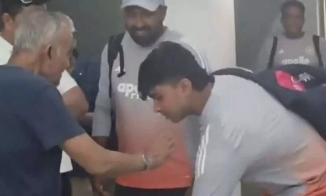 आपसी नोक झोंक के बाद वैभव से मिले श्रीलंका के दिग्गज खिलाड़ी अनुरा टेनेकोन, सूर्यवंशी को दी खास सलाह