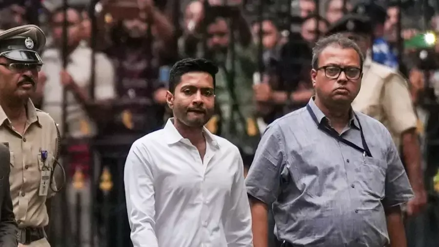 तृणमूल कांग्रेस में टूट मामले में लोकसभा अध्यक्ष बिरला से मिले अभिषेक बनर्जी, बागी सांसदों की सदस्यता रद्द करने की मांग तृणमूल कांग्रेस में टूट मामले में लोकसभा अध्यक्ष बिरला से मिले अभिषेक बनर्जी, बागी सांसदों की सदस्यता रद्द करने की मांग
