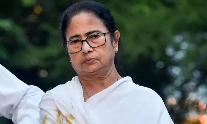 ममता बनर्जी को फिर से बड़ा झटका, TMC के 440 करोड़ रुपये वाले तीन बैंक अकाउंट हुए फ्रीज ममता बनर्जी को फिर से बड़ा झटका, TMC के 440 करोड़ रुपये वाले तीन बैंक अकाउंट हुए फ्रीज