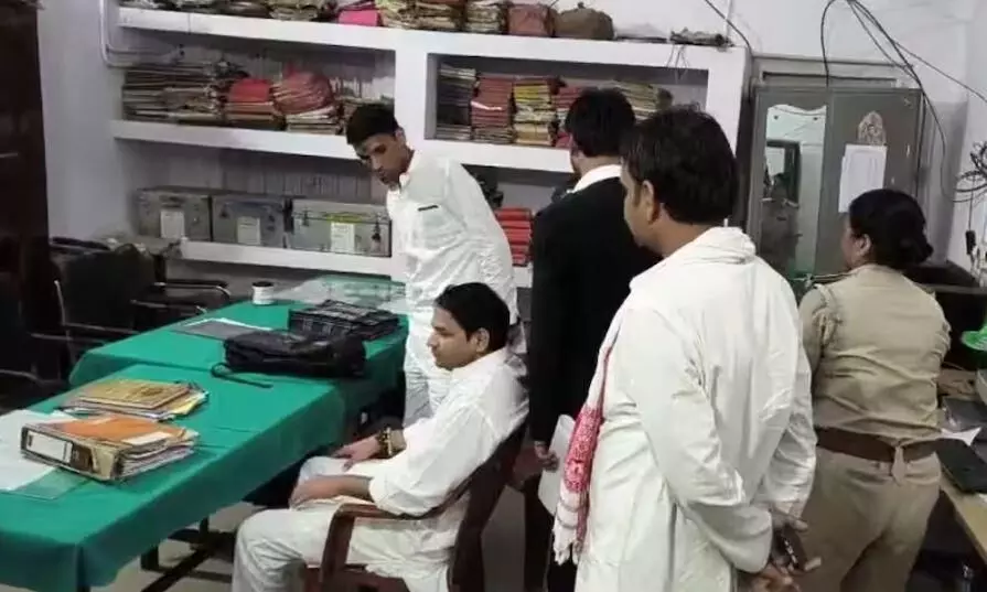 तेज प्रताप यादव ने थाने में दर्ज करवाई FIR, हत्या की साजिश रचने का लगाया आरोप तेज प्रताप यादव ने थाने में दर्ज करवाई FIR, हत्या की साजिश रचने का लगाया आरोप