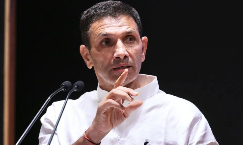 कांग्रेस की सरकार बनीं तो आदिवासियों से खरीदी जमीन वापस करवाई जाएगी- जीतू पटवारी