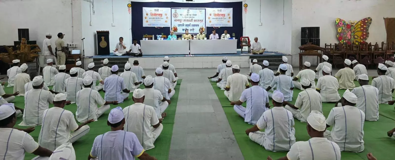 सेंट्रल जेल में योग से तनावमुक्ति की पहल, कैदियों ने कहा- अब आती है सुकून भरी नींद सेंट्रल जेल में योग से तनावमुक्ति की पहल, कैदियों ने कहा- अब आती है सुकून भरी नींद