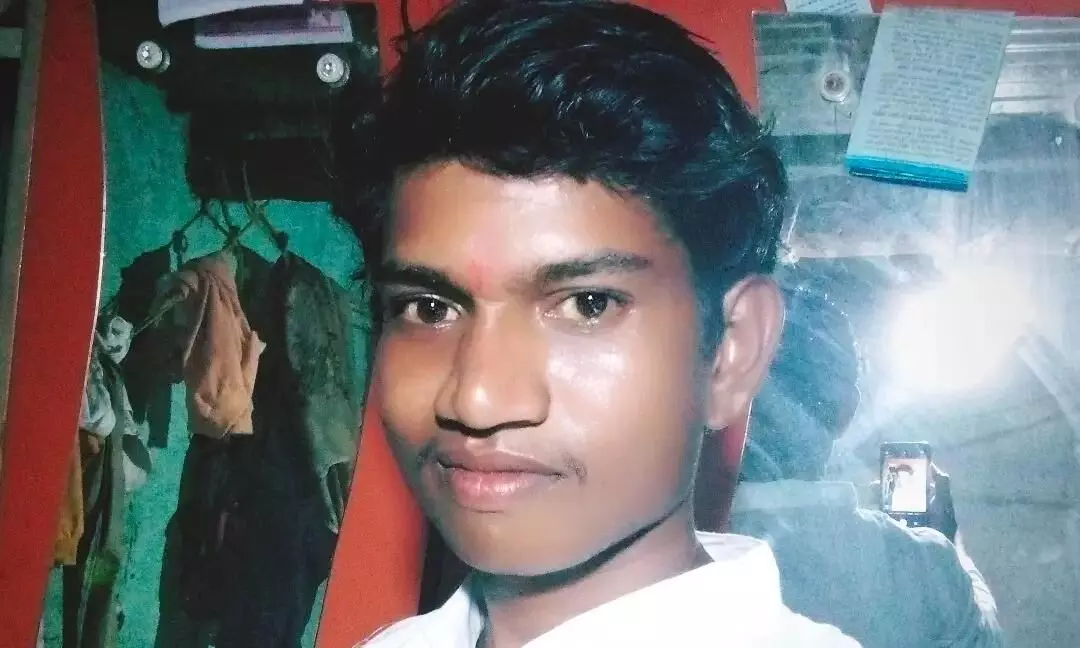 बारिश से बचने वृक्ष के नीचे खड़े थे ,गाज गिरने से 3 की मौत, 2 गंभीर