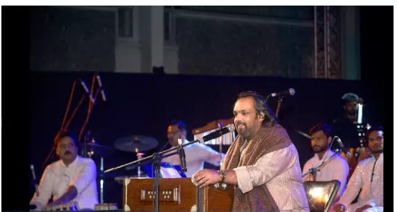 परंपरा की नई आवाज़: निश्चल जवेरी और आधुनिक ग़ज़ल आंदोलन परंपरा की नई आवाज़: निश्चल जवेरी और आधुनिक ग़ज़ल आंदोलन