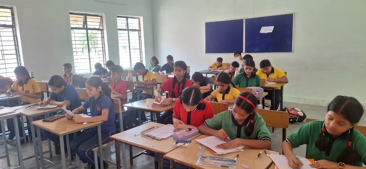 पीएम श्री केन्द्रीय विद्यालय में नशा मुक्त भारत के तहत निबंध प्रतियोगिता आयोजित, मध्य प्रदेश ग्रामीण बैंक के तत्वाधान में आयोजित हुआ कार्यक्रम