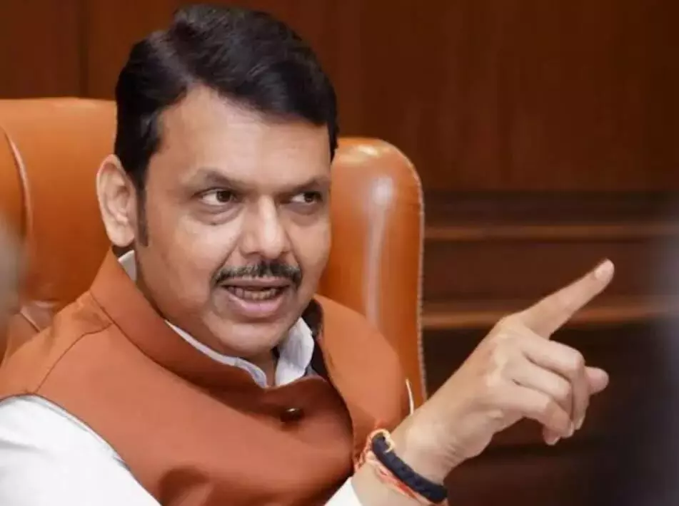 उद्धव गुट के सांसद ने पुलिस आयुक्त को लिखा लेटर, CM फडणवीस ने पुलिस को दिए सख्त निर्देश