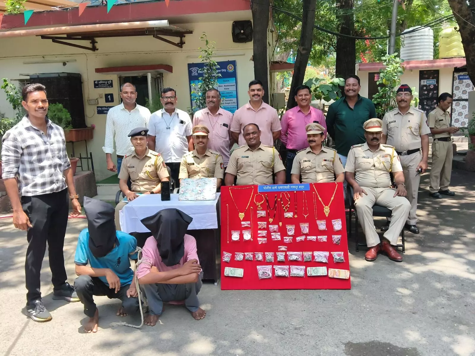 तीर्थ यात्रा पर गया था परिवार, घर में हुई लाखों की चोरी का पर्दाफाश , दो आरोपी गिरफ्तार