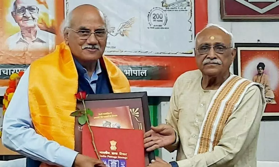 सप्रे संग्रहालय ने संतोष चौबे को कर्मवीर सम्मान 2026 से सम्मानित किया