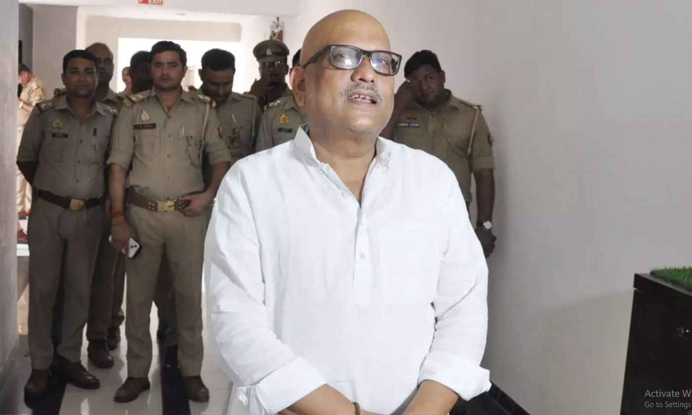 राम मंदिर दर्शन करने पहुंचे यूपी कांग्रेस प्रमुख, मंदिर ट्रस्ट ऑफिस के घेराव का किया था ऐलान राम मंदिर दर्शन करने पहुंचे यूपी कांग्रेस प्रमुख, मंदिर ट्रस्ट ऑफिस के घेराव का किया था ऐलान