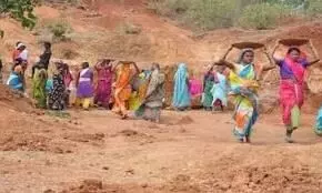 केंद्र सरकार द्वारा बनाये वीबी राम जी योजना के नियम 1 जुलाई से होंगे लागू केंद्र सरकार द्वारा बनाये वीबी राम जी योजना के नियम 1 जुलाई से होंगे लागू