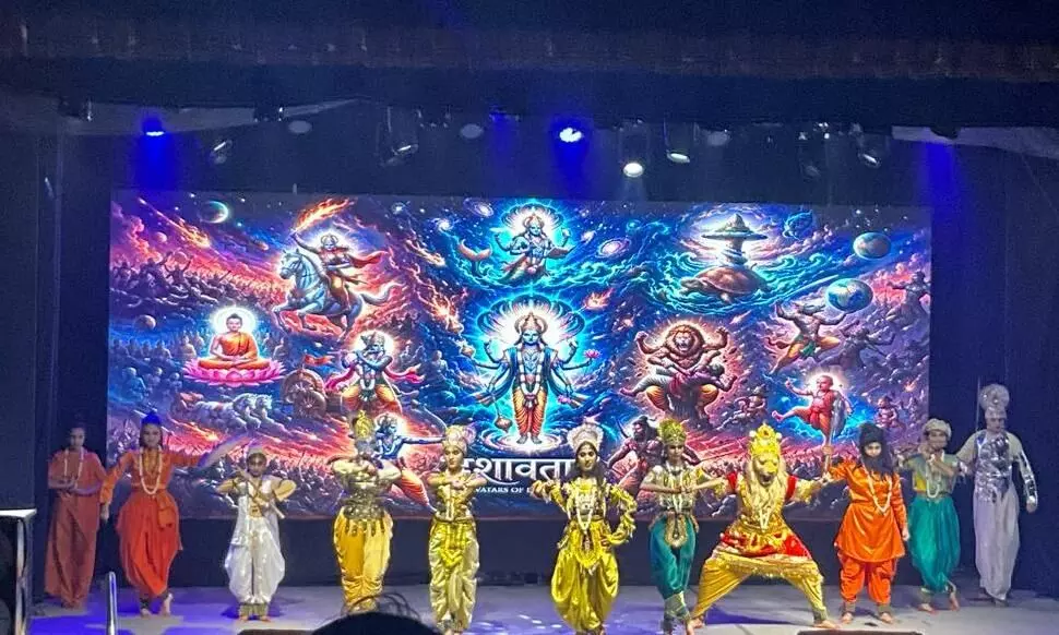 नृत्य नाटिका दशावतार के सजीव चित्रण ने दर्शकों को किया मोहित नृत्य नाटिका दशावतार के सजीव चित्रण ने दर्शकों को किया मोहित