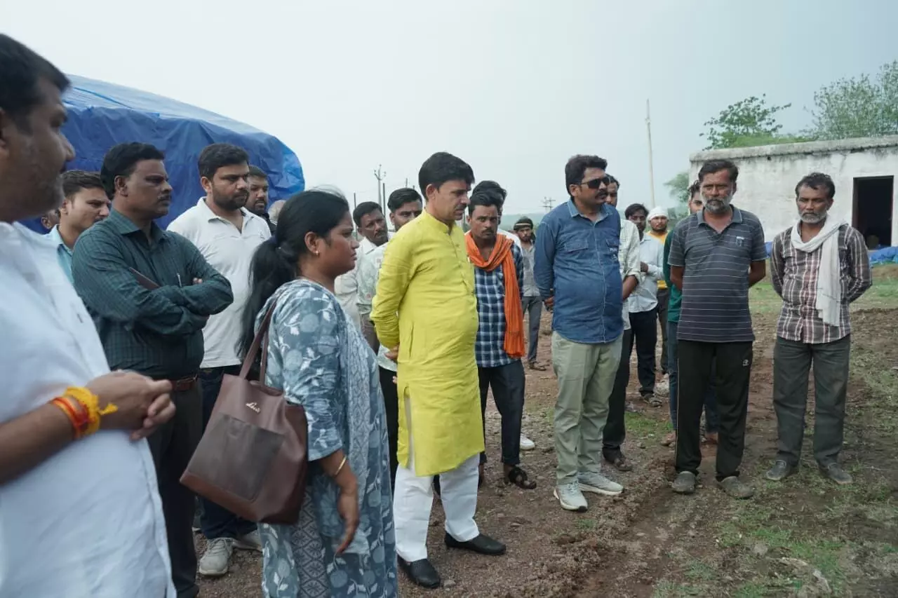लक्ष्मीपुर ओपन कैम्प व बडग़ांव वेयर हाउस का वेयर हाउस अध्यक्ष ने किया निरीक्षण, शाखा प्रबंधक व क्षेत्रीय प्रबंधक के विरूद्ध कार्यवाही