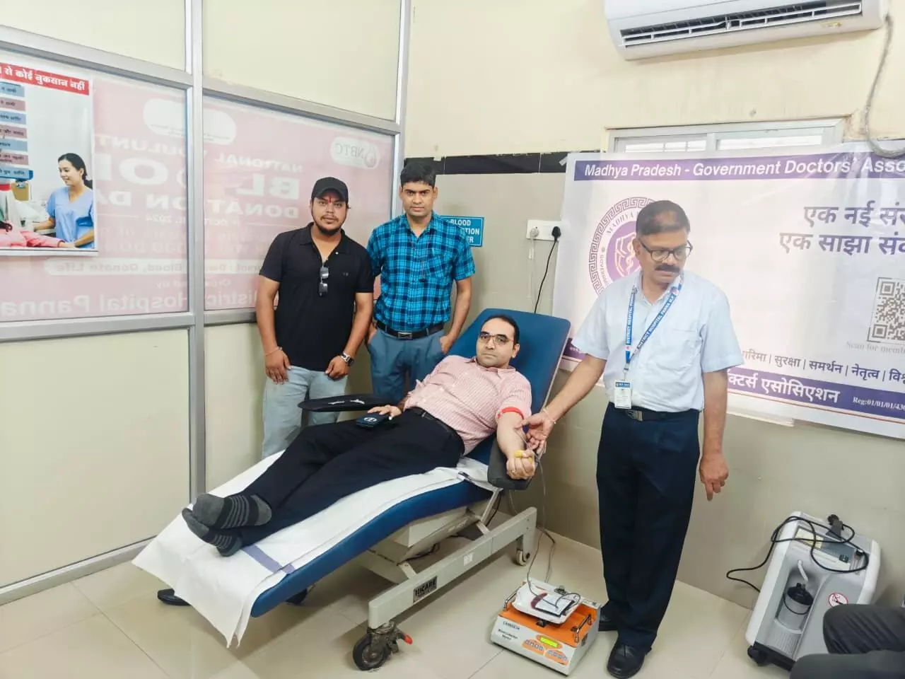 चिकित्सक दिवस पर जिला चिकित्सालय पन्ना में स्वैच्छिक रक्तदान शिविर का आयोजन चिकित्सक दिवस पर जिला चिकित्सालय पन्ना में स्वैच्छिक रक्तदान शिविर का आयोजन
