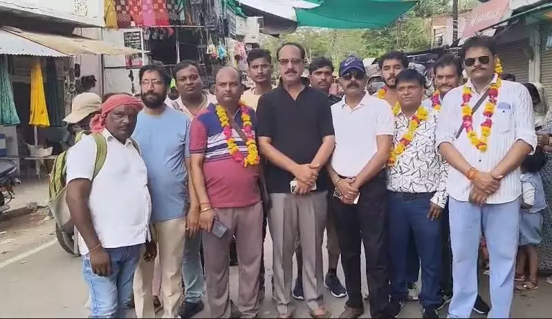 बाबा बर्फानी के जयकारों के बीच अमरनाथ यात्रियों का जत्था रवाना, डीजे-ढोल की धुन पर निकली शोभायात्रा, नगरवासियों ने पुष्पवर्षा कर दी शुभकामनाएं बाबा बर्फानी के जयकारों के बीच अमरनाथ यात्रियों का जत्था रवाना, डीजे-ढोल की धुन पर निकली शोभायात्रा, नगरवासियों ने पुष्पवर्षा कर दी शुभकामनाएं