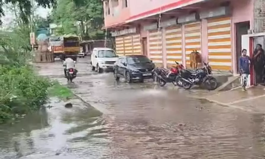 पहली ही बारिश में जल भराव की स्थिति, वार्ड-15 में घरों के अंदर तक पहुंचा पानी, अंबेडकर पार्क से तहसील चौराहा बना तालाब पहली ही बारिश में जल भराव की स्थिति, वार्ड-15 में घरों के अंदर तक पहुंचा पानी, अंबेडकर पार्क से तहसील चौराहा बना तालाब