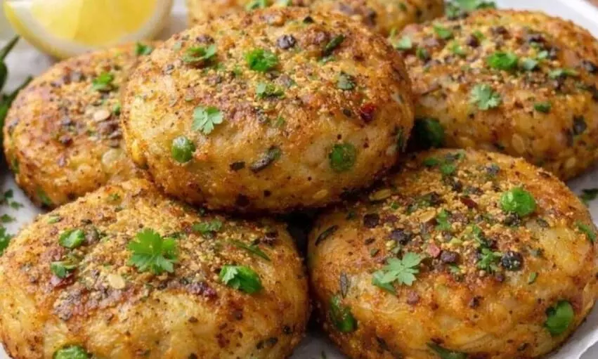 पोहे में बेसन मिलाकर बनाएं ये शानदार नाश्ता, बारिश के मौसम में खाकर आ जाएगा मजा पोहे में बेसन मिलाकर बनाएं ये शानदार नाश्ता, बारिश के मौसम में खाकर आ जाएगा मजा
