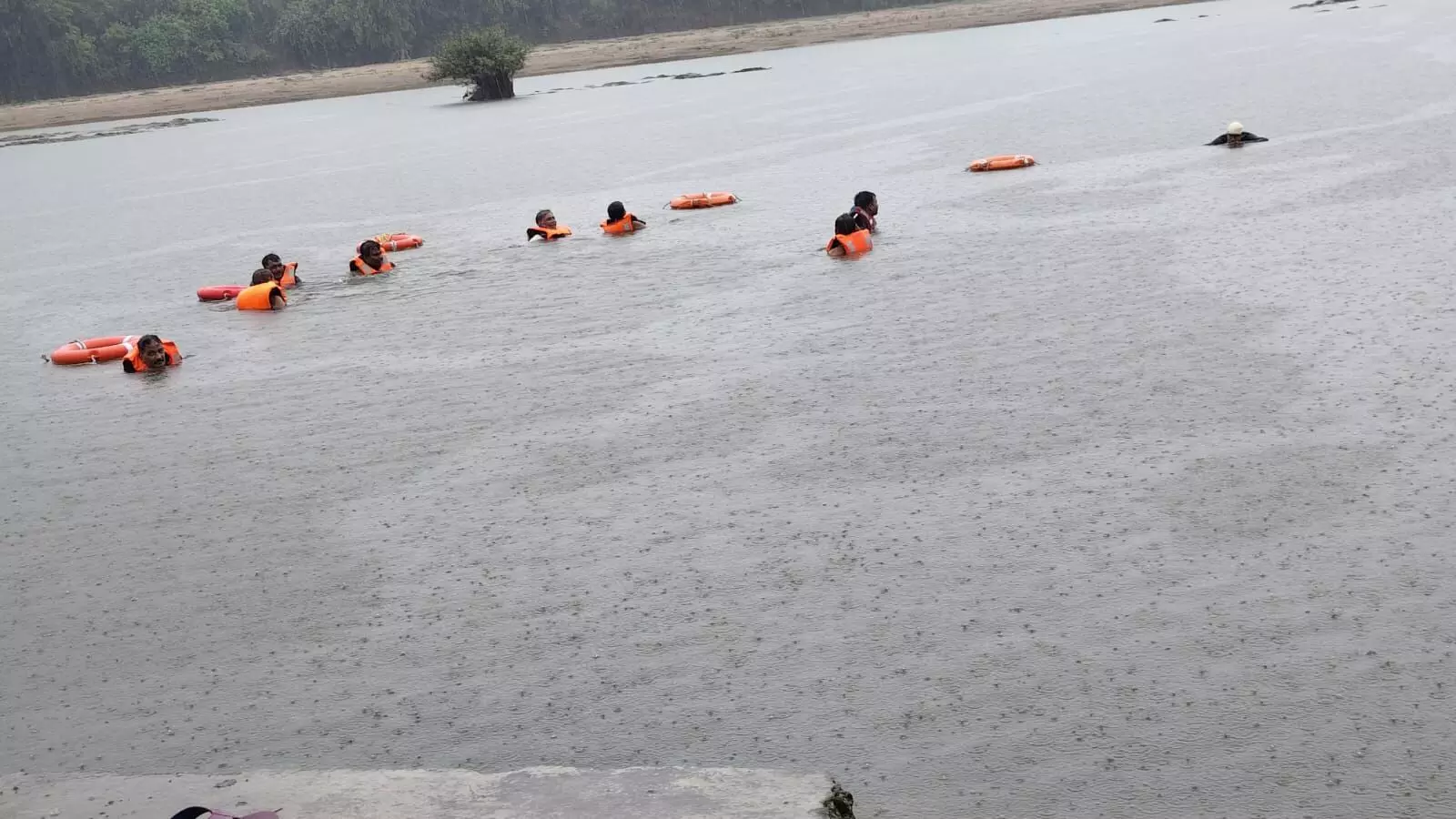 बाढ़ से बचाव के लिए तैयार अमला, होमगार्ड कर्मचारियों को किया जा चुका प्रशिक्षित, डीआरसी केंद्रो में की तैनाती बाढ़ से बचाव के लिए तैयार अमला, होमगार्ड कर्मचारियों को किया जा चुका प्रशिक्षित, डीआरसी केंद्रो में की तैनाती