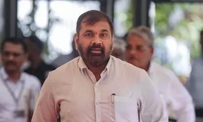 सुषमा अंधारे ने संकट में पार्टी का साथ दिया, लेकिन उन्हें वह सम्मान नहीं मिला - सचिन अहीर सुषमा अंधारे ने संकट में पार्टी का साथ दिया, लेकिन उन्हें वह सम्मान नहीं मिला - सचिन अहीर