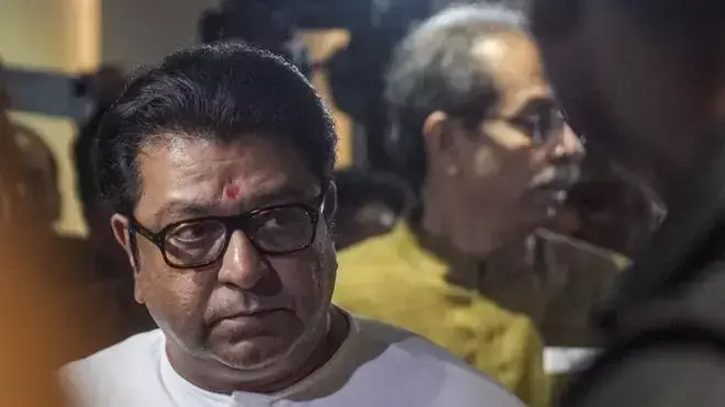 मनसे कार्यकर्ताओं ने मुंबई भाजपा अध्यक्ष अमित साटम को दिखाए काले झंडे, राज ठाकरे पर की थी टिप्पणी मनसे कार्यकर्ताओं ने मुंबई भाजपा अध्यक्ष अमित साटम को दिखाए काले झंडे, राज ठाकरे पर की थी टिप्पणी