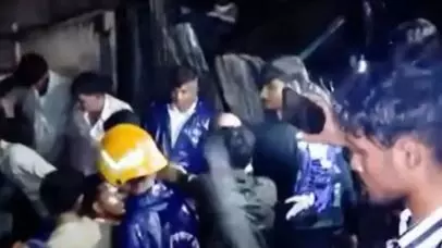 मानखुर्द इलाके में चॉल का हिस्सा ढहा, 6 लोगों की मौत, 1 घायल मानखुर्द इलाके में चॉल का हिस्सा ढहा, 6 लोगों की मौत, 1 घायल