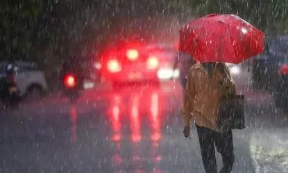 बारिश के मौसम में भूल कर भी न करें ये काम, नजरअंदाज किया तो आपका बीमार होना तय!