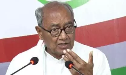वाराणसी के वकील ने दिग्विजय सिंह को भेजा कानूनी नोटिस, कांग्रेस की रणनीति को लेकर उठाया सवाल वाराणसी के वकील ने दिग्विजय सिंह को भेजा कानूनी नोटिस, कांग्रेस की रणनीति को लेकर उठाया सवाल