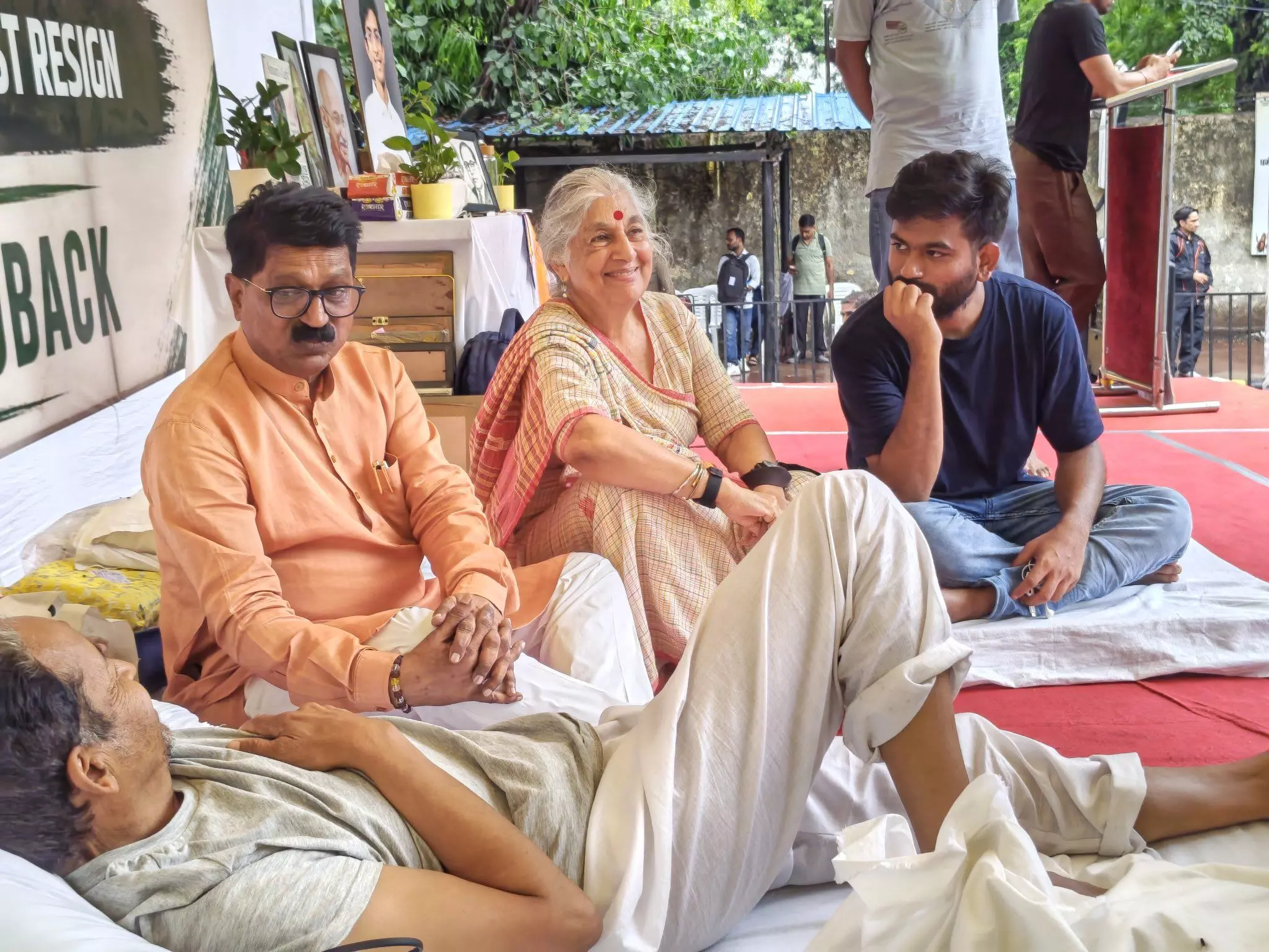 शिवसेना उद्धव ने कॉकरोच पार्टी के आंदोलन का किया समर्थन, लोकसभा में सीजेपी के मुद्दे को मजबूती से उठाएंगे शिवसेना उद्धव ने कॉकरोच पार्टी के आंदोलन का किया समर्थन, लोकसभा में सीजेपी के मुद्दे को मजबूती से उठाएंगे