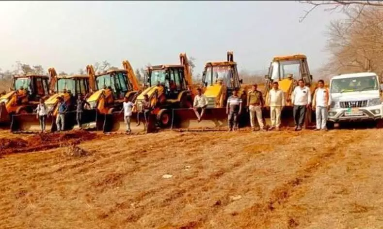 589 हैक्टेयर वन भूमि से हटाया अतिक्रमण, अब लगेगा सागौन का जंगल 589 हैक्टेयर वन भूमि से हटाया अतिक्रमण, अब लगेगा सागौन का जंगल