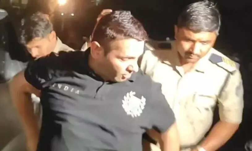 मध्य प्रदेश कांग्रेस अध्यक्ष जीतू पटवारी के भाई को पुलिस ने पूछताछ के बाद छोड़ा, ड्रग्स तस्करी केस में सामने आया नाम मध्य प्रदेश कांग्रेस अध्यक्ष जीतू पटवारी के भाई को पुलिस ने पूछताछ के बाद छोड़ा, ड्रग्स तस्करी केस में सामने आया नाम