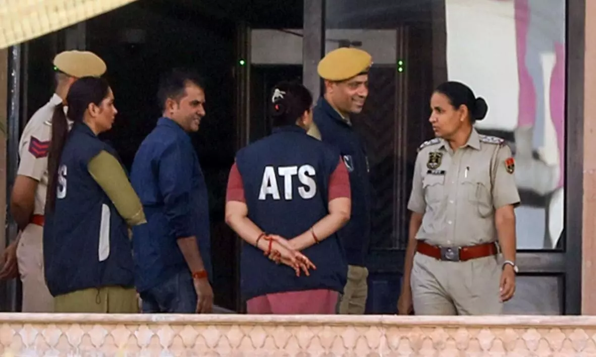पाकिस्तानी गैंगस्टर शहजाद भट्टी के डिजिटल जाल पर हमला, 102 ठिकानों पर बड़ी छापेमारी में संदिग्धों से पूछताछ