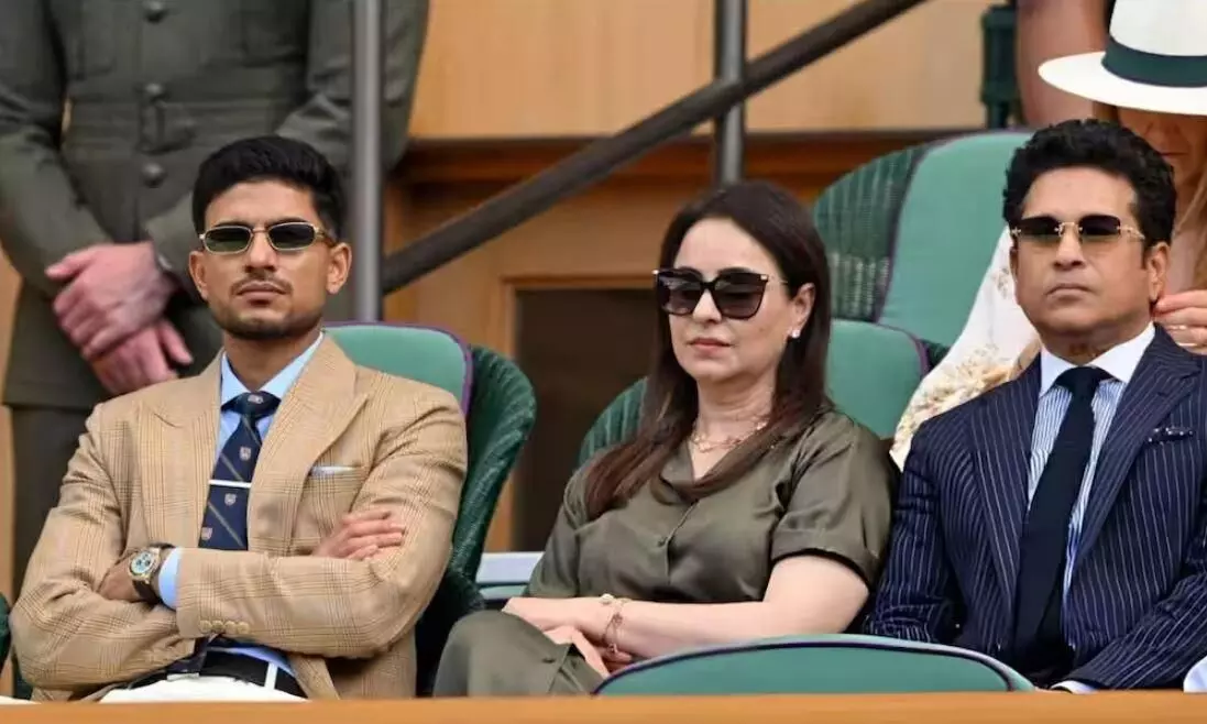विंबलडन में पहुंचे शुभमन गिल, सचिन तेंदुलकर के साथ बैठे नजर आए, फैंस बोले - दामाद और सास-ससुर एक साथ.. विंबलडन में पहुंचे शुभमन गिल, सचिन तेंदुलकर के साथ बैठे नजर आए, फैंस बोले - दामाद और सास-ससुर एक साथ..