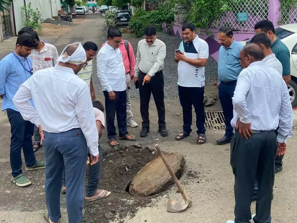 सीवेज ट्रंक लाइन घोटाले पर दिलीप दिवे का अल्टीमेटम, कार्रवाई नहीं हुई तो आमरण अनशन सीवेज ट्रंक लाइन घोटाले पर दिलीप दिवे का अल्टीमेटम, कार्रवाई नहीं हुई तो आमरण अनशन