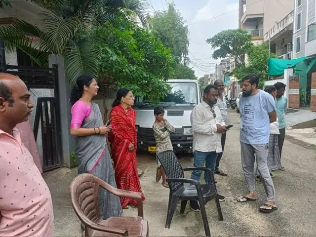 गौसिया कॉलोनी के बाद ताज नगर में करंट का खतरा, अमृत योजना के कामों में फिर उजागर हुई लापरवाही गौसिया कॉलोनी के बाद ताज नगर में करंट का खतरा, अमृत योजना के कामों में फिर उजागर हुई लापरवाही