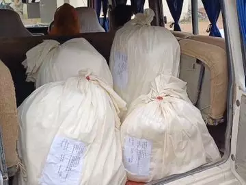 ग्रामीण पुलिस ने नष्ट किया 906.63 किलो गांजा, 2023 से 2026 के मामलों में कानूनी प्रक्रिया के बाद किया निपटारा ग्रामीण पुलिस ने नष्ट किया 906.63 किलो गांजा, 2023 से 2026 के मामलों में कानूनी प्रक्रिया के बाद किया निपटारा