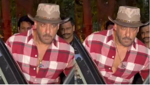काउबॉय हैट लुक में नजर आए सलमान खान, पेंडेंट ने खींचा फैंस का ध्यान, देखें वायरल वीडियो