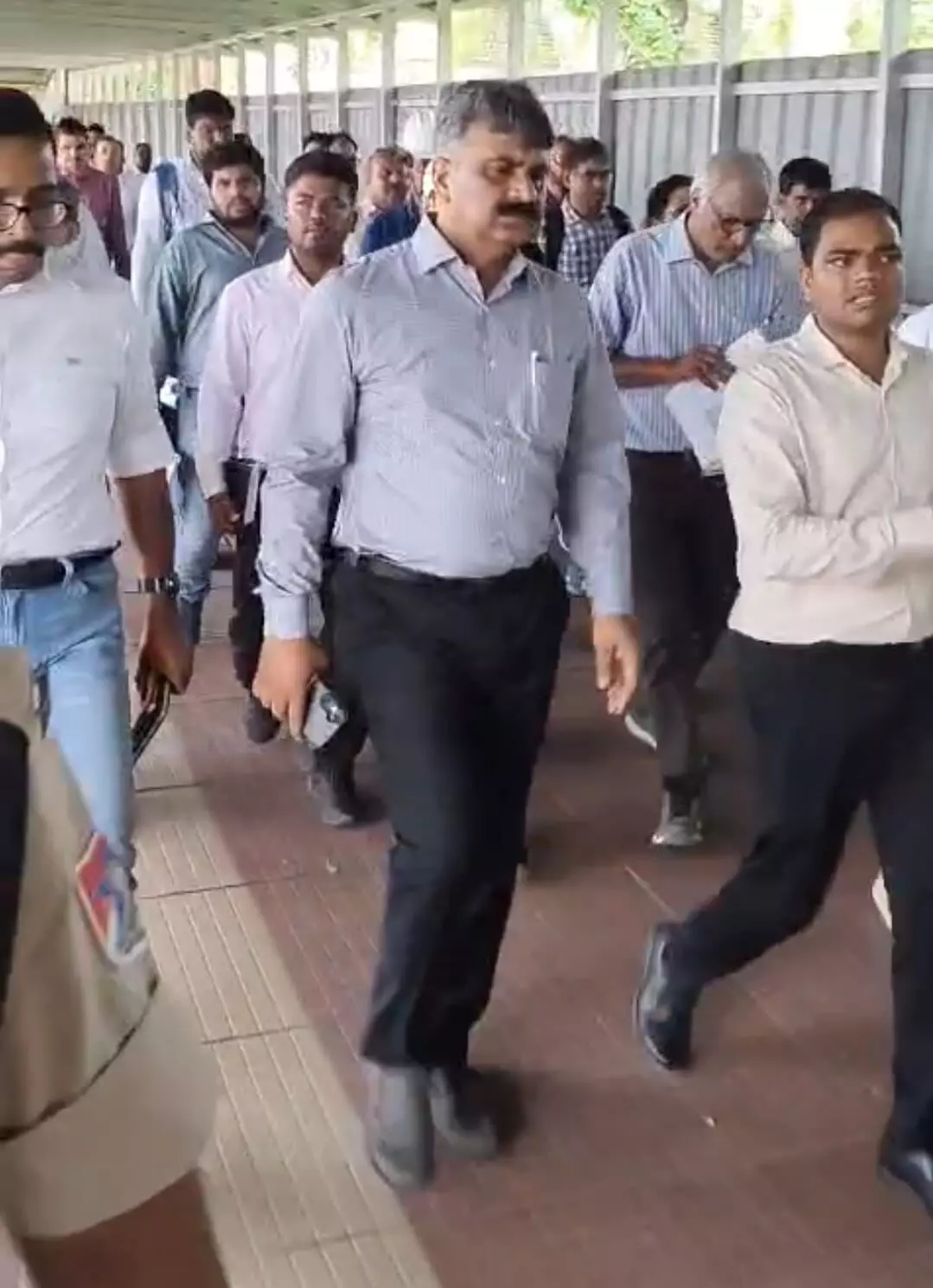 रेल मंत्री के प्रस्तावित दौरे से पहले सतना स्टेशन पहुंचे पश्चिम मध्य रेलवे के महाप्रबंधक रेल मंत्री के प्रस्तावित दौरे से पहले सतना स्टेशन पहुंचे पश्चिम मध्य रेलवे के महाप्रबंधक