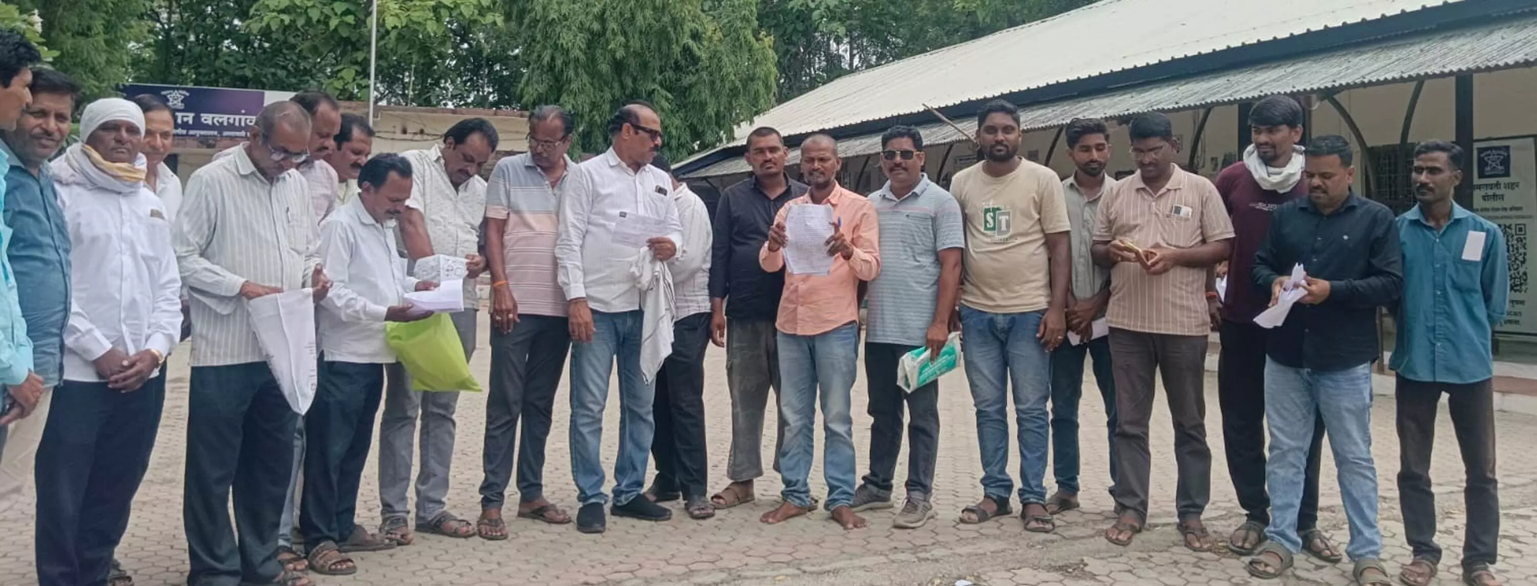 बूस्टर और श्रीविनायका सीड्स कंपनी के सोयाबीन बीज नहीं उगे बूस्टर और श्रीविनायका सीड्स कंपनी के सोयाबीन बीज नहीं उगे