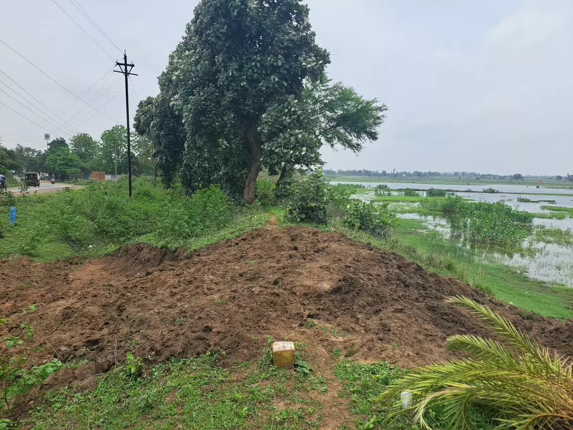 बंधा का मेढ़ तोडऩे मामले में सोहागपुर गढ़ी के इलाकेदार और भाजपा पूर्व जिलाध्यक्ष आमने-सामने