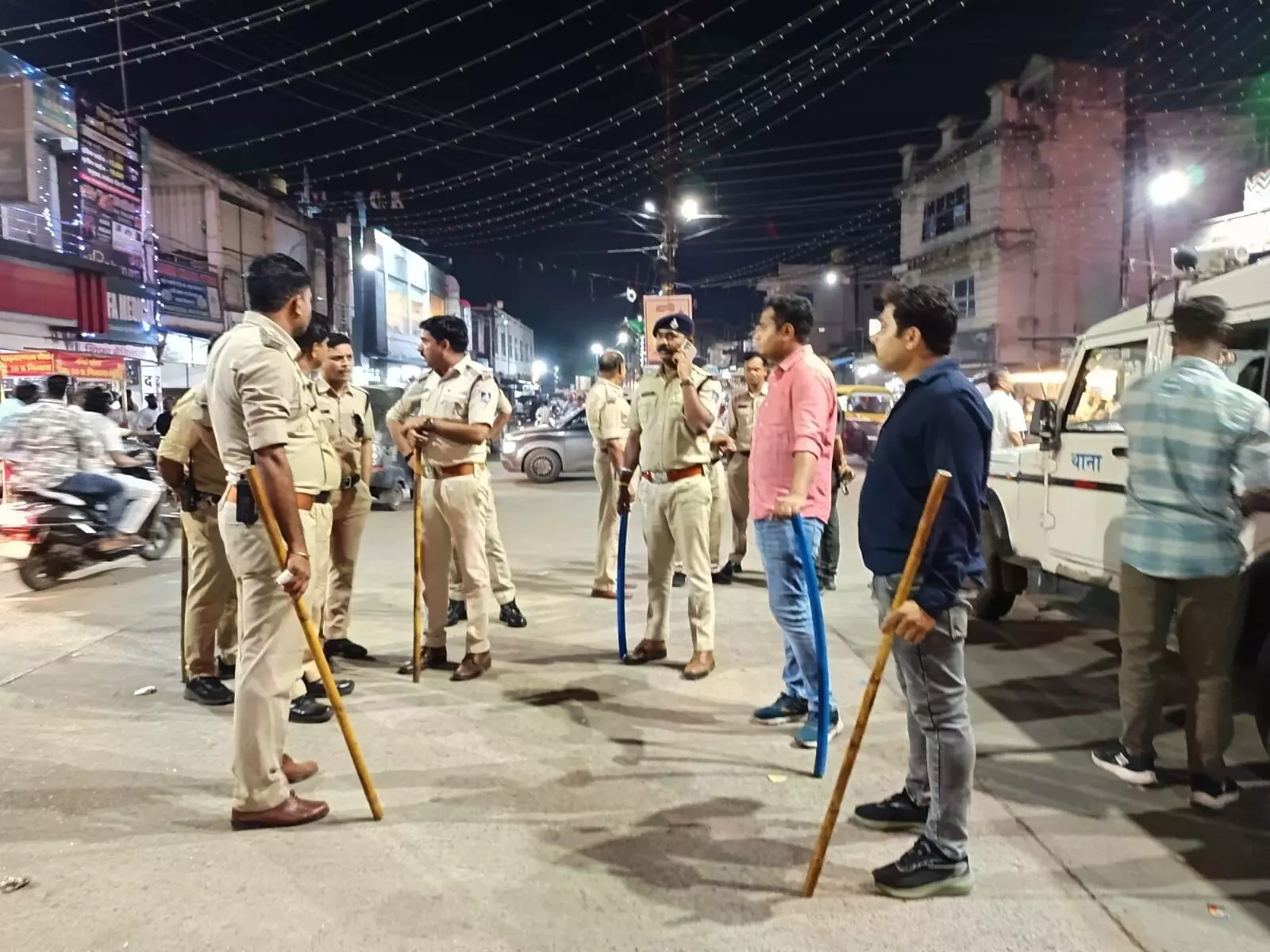 बैल बाजार चौक में बवाल...पुलिस ने नागपुर से आरोपियों को दबोचा बैल बाजार चौक में बवाल...पुलिस ने नागपुर से आरोपियों को दबोचा