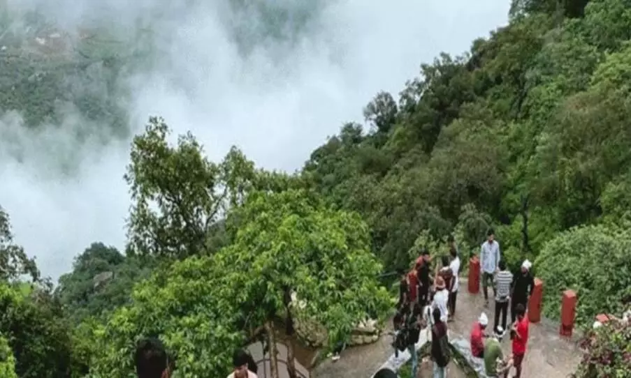 मानसून में अगर ट्रिप की कर रहे हैं प्लानिंग, तो इन जगहों पर गलती से भी ना रखें कदम, हो जाएगी समस्या मानसून में अगर ट्रिप की कर रहे हैं प्लानिंग, तो इन जगहों पर गलती से भी ना रखें कदम, हो जाएगी समस्या