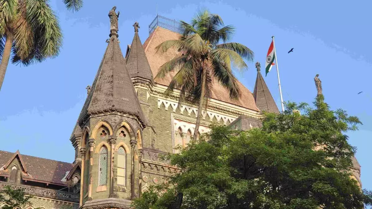 सड़क दुर्घटना में मारे गए डॉ. भूपेंद्र कोठाडिया की पत्नी को 34 लाख रुपए बीमा कंपनी को दिया निर्देश सड़क दुर्घटना में मारे गए डॉ. भूपेंद्र कोठाडिया की पत्नी को 34 लाख रुपए बीमा कंपनी को दिया निर्देश