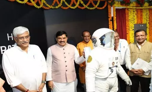 अंतरिक्ष दीर्घा में विज्ञान से संबंधित कृतियां विश्व स्तरीय - मुख्यमंत्री डॉ. यादव अंतरिक्ष दीर्घा में विज्ञान से संबंधित कृतियां विश्व स्तरीय - मुख्यमंत्री डॉ. यादव