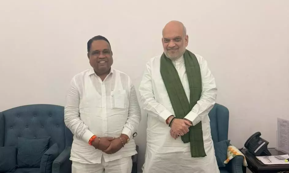 अमित शाह से मिले सांसद भाऊसाहेब वाकचौरे, शिर्डी से संबंधित विभिन्न योजनाओं को लेकर ज्ञापन सौंपा