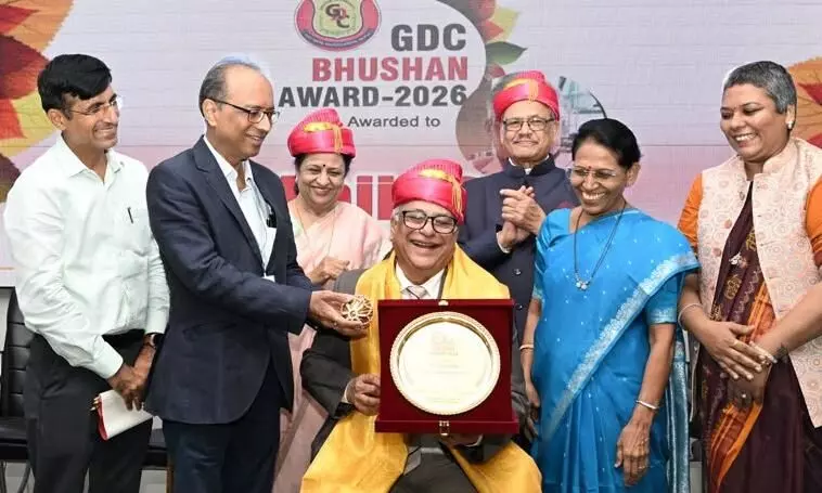 डेंटल कॉलेज में उत्कृष्ट पूर्व छात्रों और शिक्षकों का सम्मान, ओरल हेल्थ पर विशेषज्ञ व्याख्यान डेंटल कॉलेज में उत्कृष्ट पूर्व छात्रों और शिक्षकों का सम्मान, ओरल हेल्थ पर विशेषज्ञ व्याख्यान
