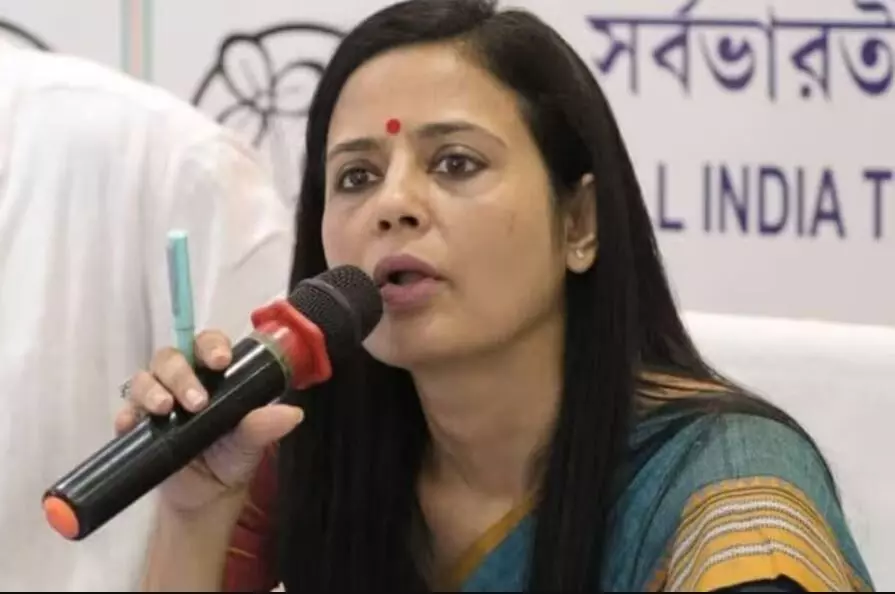 ममता बनर्जी का साथ छोड़ने वाले मदन मित्रा पर भड़की महुआ मोइत्रा, मुझे पता वह ऋतब्रत गुट में क्यों गए? ममता बनर्जी का साथ छोड़ने वाले मदन मित्रा पर भड़की महुआ मोइत्रा, मुझे पता वह ऋतब्रत गुट में क्यों गए?