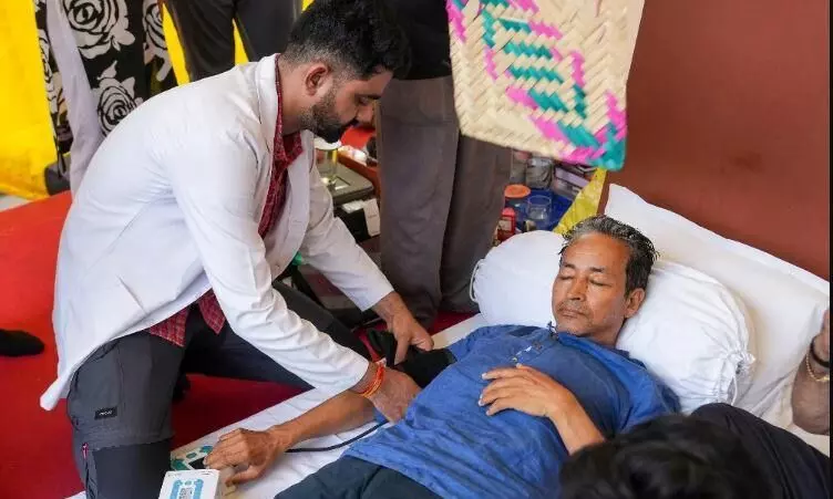 19वें दिन भी सोनम वांगचुक का अनशन जारी, ओवैसी समेत कई दिग्गजों ने मांगों पर विचार करने की अपील की 19वें दिन भी सोनम वांगचुक का अनशन जारी, ओवैसी समेत कई दिग्गजों ने मांगों पर विचार करने की अपील की